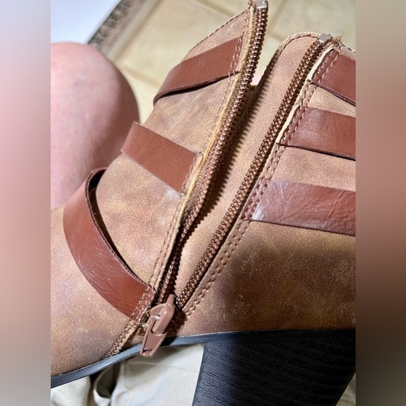 NEW WITHOUT TAGS FADED GLORY BROWN LEATHER ANKLE BOOTS - Picture 7 of 9